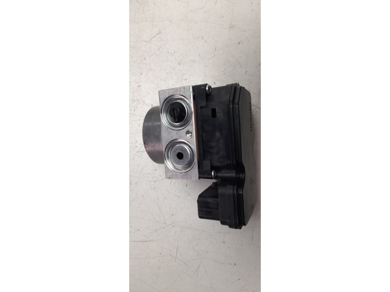 Recambio de abs para toyota corolla station wagon (_e21_) 2.0 hybrid (mzeh12) referencia OEM IAM 4451012600  
