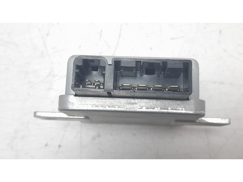 Recambio de modulo electronico para mazda cx-3 100 aniversario referencia OEM IAM PE0218561  