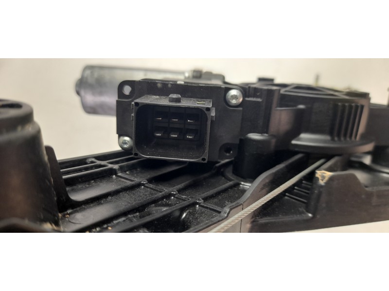 Recambio de elevalunas trasero izquierdo para jeep avenger altitude referencia OEM IAM 130002543  