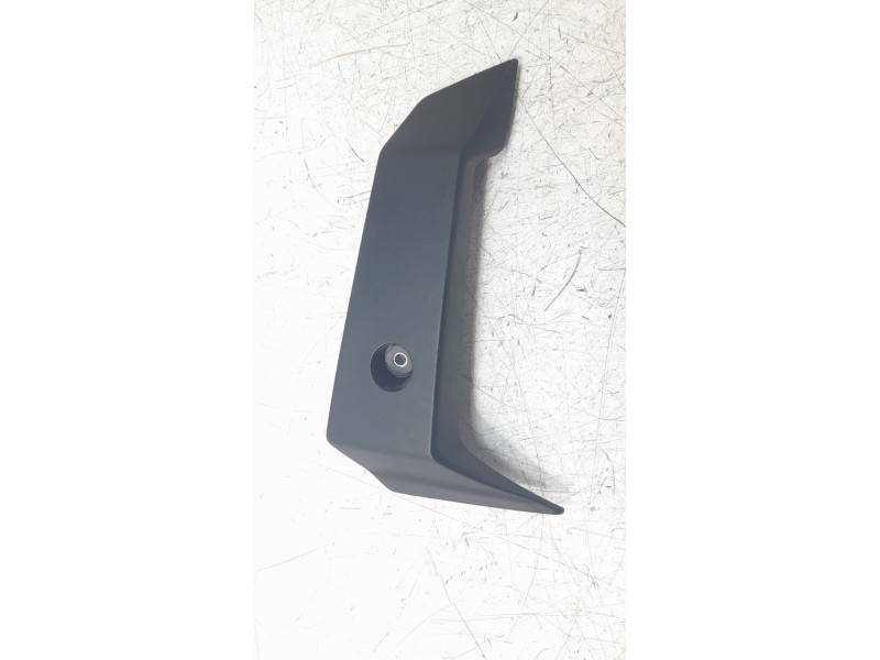 Recambio de moldura para honda cb125 r referencia OEM IAM 64471K98E00  