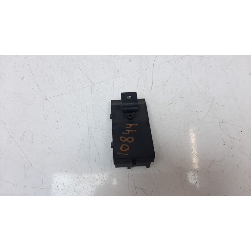 Recambio de mando elevalunas delantero derecho para opel insignia country tourer 2.0 16v cdti referencia OEM IAM 22915101  