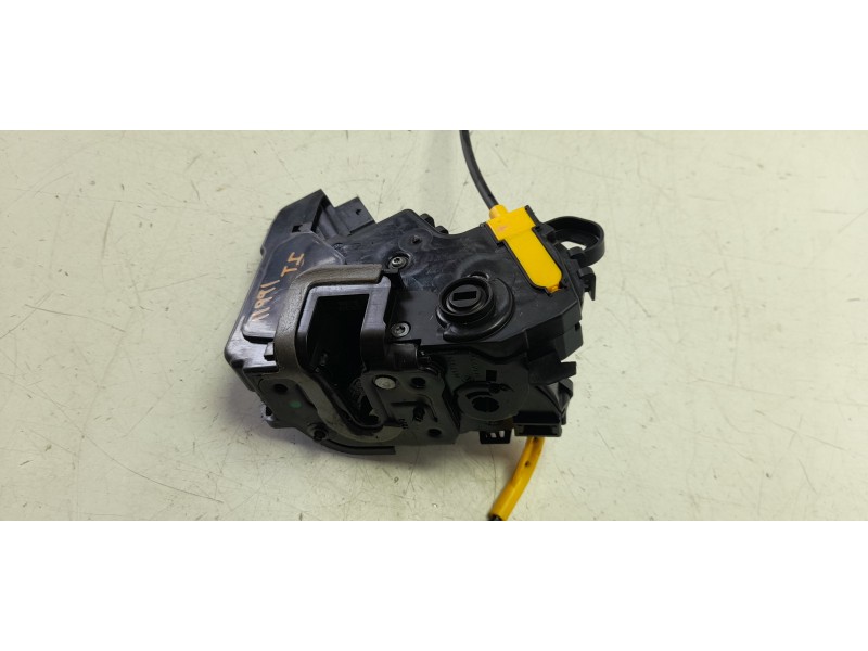 Recambio de cerradura puerta trasera izquierda para jeep avenger altitude referencia OEM IAM 9846871180  