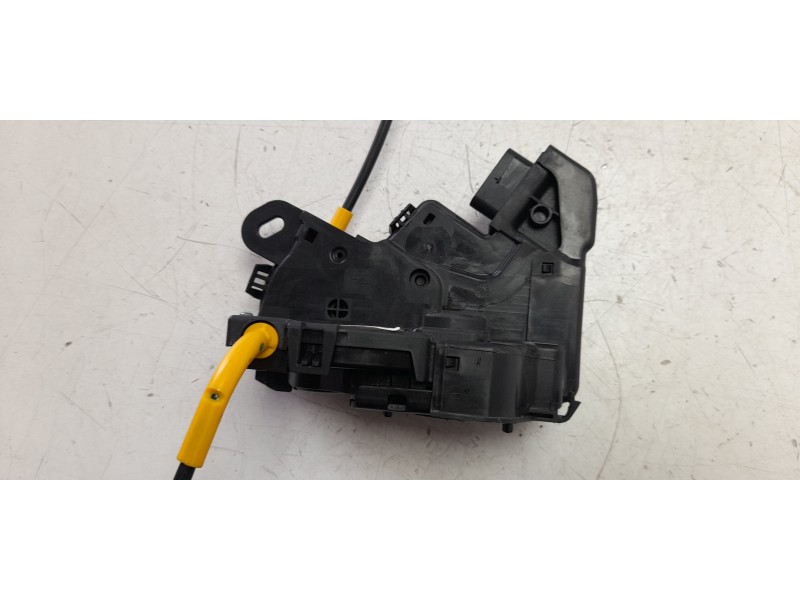 Recambio de cerradura puerta trasera izquierda para jeep avenger altitude referencia OEM IAM 9846871180  