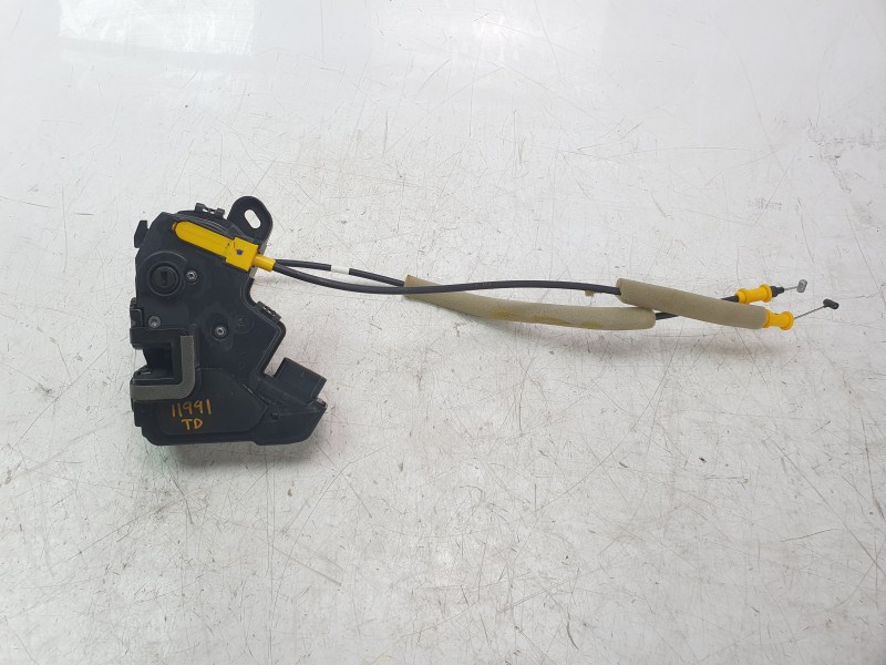 Recambio de cerradura puerta trasera derecha para jeep avenger altitude referencia OEM IAM 9846823780  