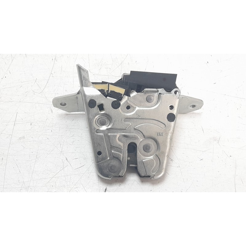 Recambio de cerradura maletero / porton para mercedes-benz clase b sports tourer (w247) b 200 d (247.012) referencia OEM IAM 099