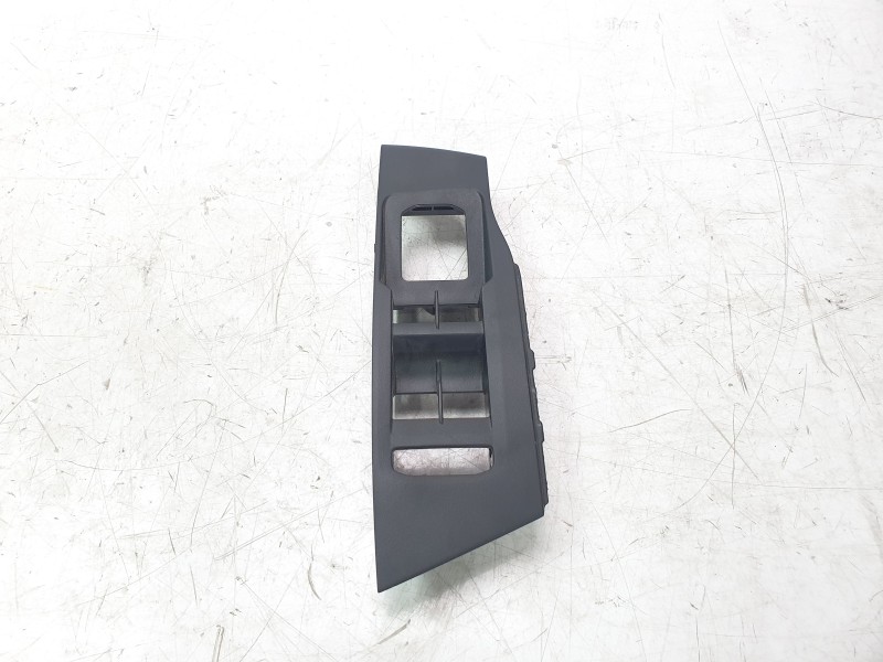 Recambio de moldura para volkswagen t-cross life referencia OEM IAM 2G1867255  