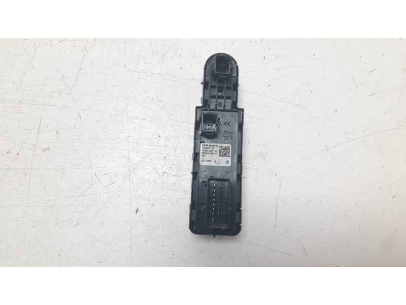 Recambio de mando elevalunas delantero izquierdo para peugeot 208 ii (ub_, up_, uw_, uj_) 1.2 puretech 100 referencia OEM IAM 98
