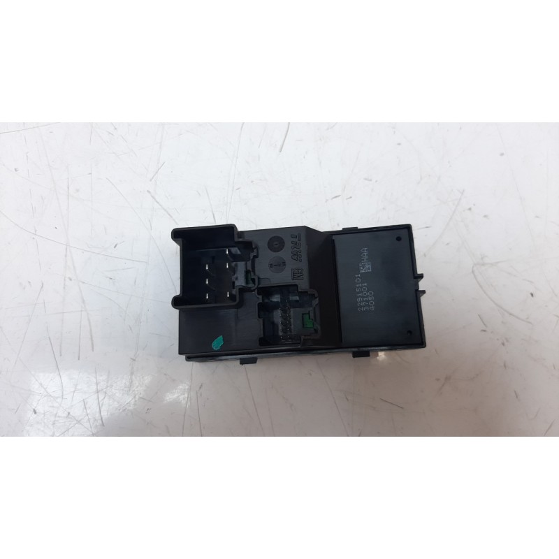 Recambio de mando elevalunas delantero derecho para opel insignia country tourer 2.0 16v cdti referencia OEM IAM 22915101  