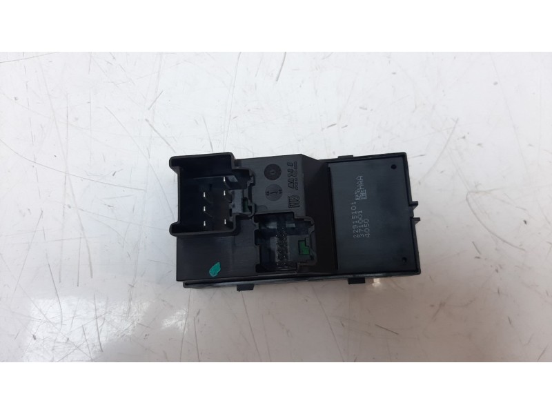 Recambio de mando elevalunas delantero derecho para opel insignia country tourer 2.0 16v cdti referencia OEM IAM 22915101  