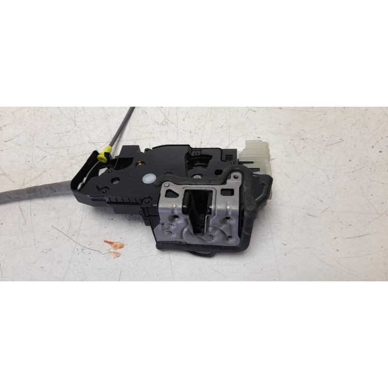 Recambio de cerradura puerta delantera derecha para mercedes-benz cla (c118) cla 200 4-matic (118.388) referencia OEM IAM 099720