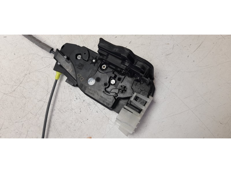 Recambio de cerradura puerta delantera derecha para mercedes-benz cla (c118) cla 200 4-matic (118.388) referencia OEM IAM 099720