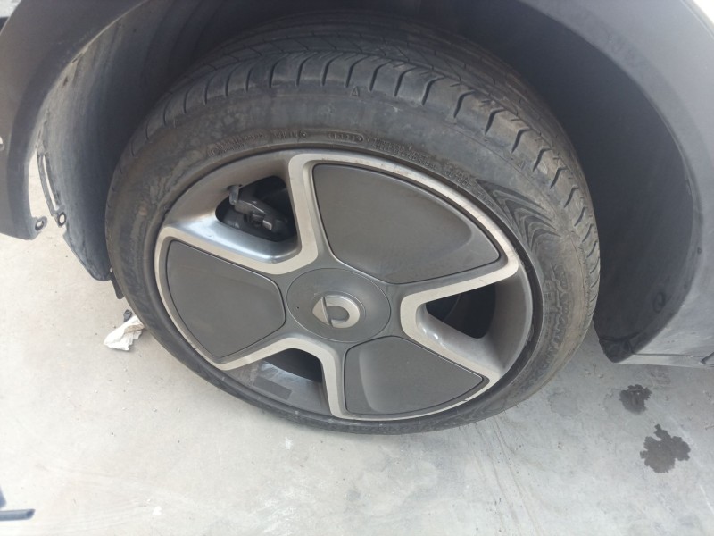 Recambio de llanta para smart 1 ev a las 4 ruedas referencia OEM IAM   