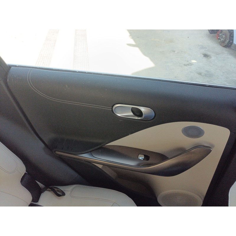 Recambio de mando elevalunas trasero derecho para smart 1 ev a las 4 ruedas referencia OEM IAM   