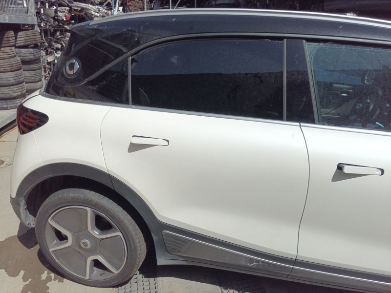 Recambio de puerta trasera derecha para smart 1 ev a las 4 ruedas referencia OEM IAM   
