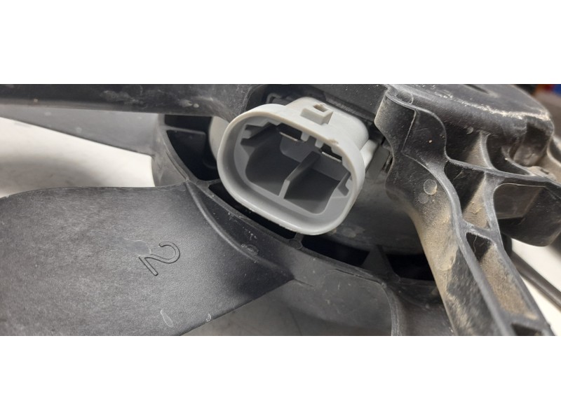 Recambio de electroventilador para renault clio v intens referencia OEM IAM 214815148R 357340 