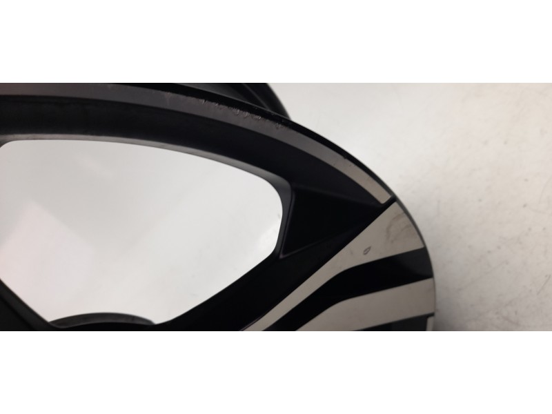 Recambio de llanta para audi q3 sportback (f3n) 35 tdi referencia OEM IAM 83A601025AC  
