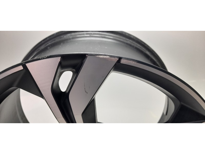 Recambio de llanta para audi q3 sportback (f3n) 35 tdi referencia OEM IAM 83A601025AC  