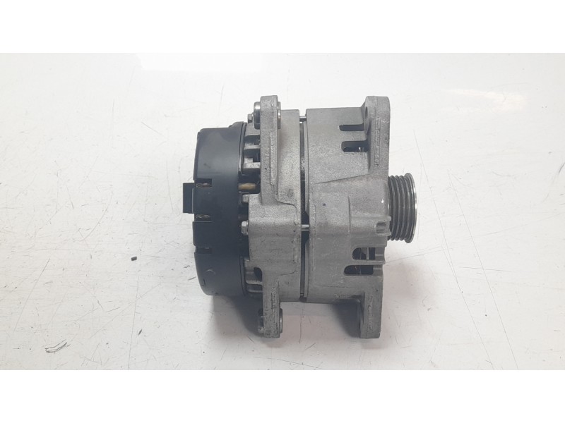 Recambio de alternador para mercedes-benz clase cla (bm 118) shooting brake cla 200 d (118.612) referencia OEM IAM A0009063903  