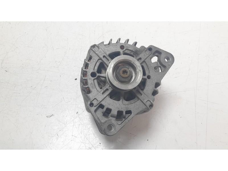 Recambio de alternador para mercedes-benz clase cla (bm 118) shooting brake cla 200 d (118.612) referencia OEM IAM A0009063903  