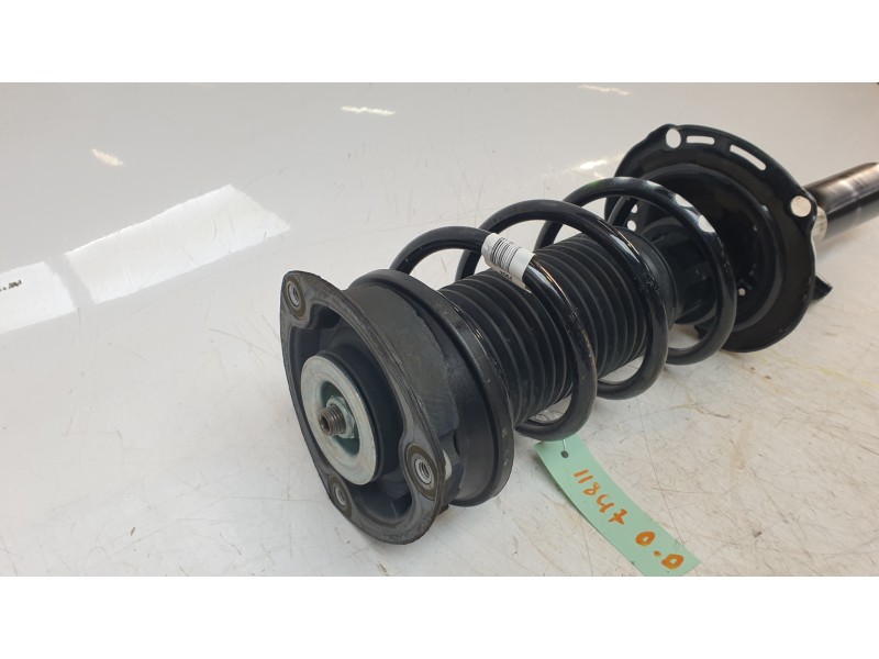 Recambio de amortiguador delantero derecho para volkswagen polo vi (ae1) basis referencia OEM IAM 2Q0413031BT  