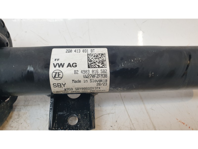 Recambio de amortiguador delantero izquierdo para volkswagen polo vi (ae1) basis referencia OEM IAM 2Q0413031BT  