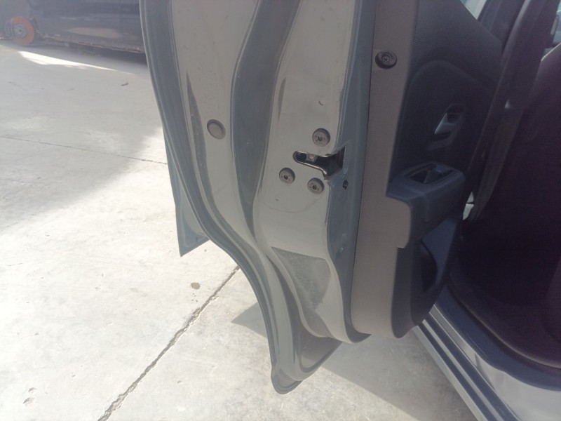 Recambio de cerradura puerta trasera izquierda para dacia sandero iii 1.0 tce 90 eco-g referencia OEM IAM   