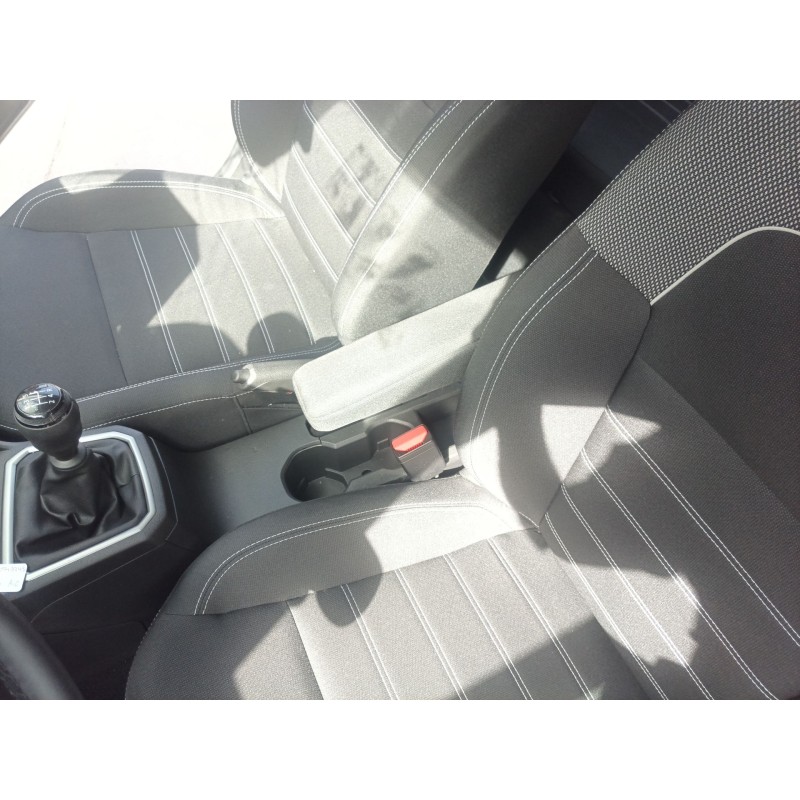 Recambio de apoyabrazos central para dacia sandero iii 1.0 tce 90 eco-g referencia OEM IAM   