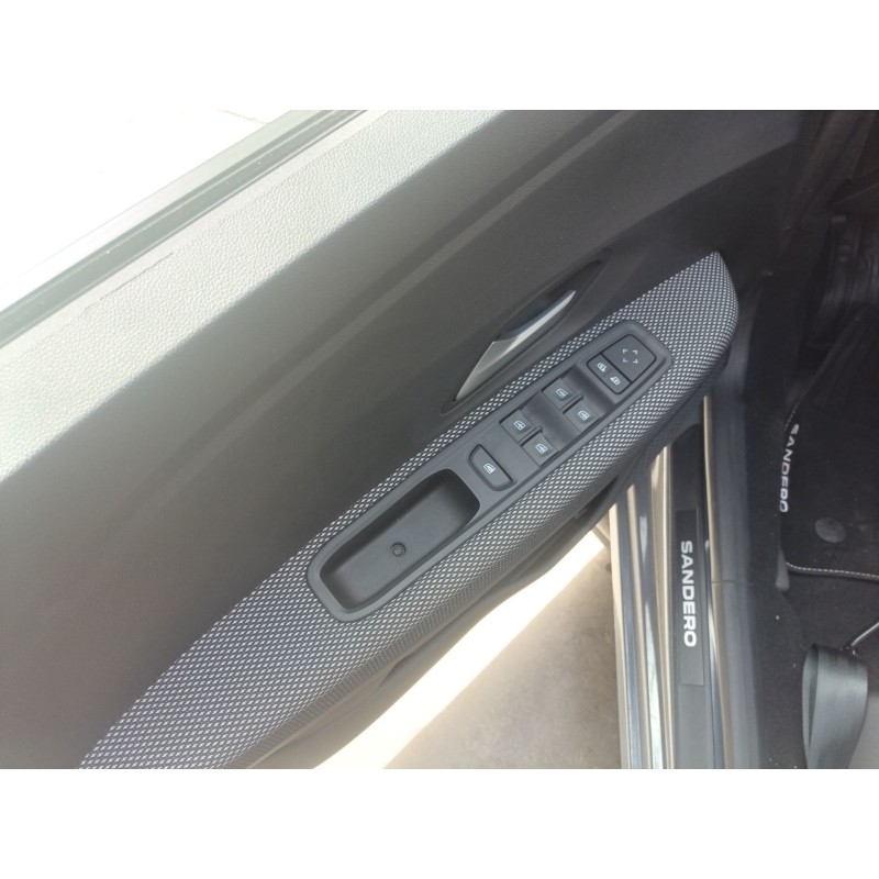 Recambio de mando elevalunas delantero izquierdo para dacia sandero iii 1.0 tce 90 eco-g referencia OEM IAM   