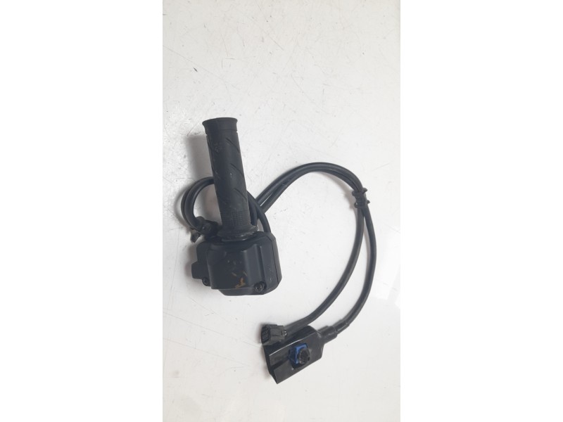 Recambio de piña luces derecha para honda cb 750 hornet referencia OEM IAM 35135MLBD01 53150MGSD30  