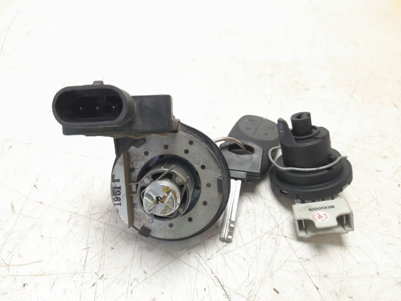 Recambio de conmutador de arranque para piaggio (vespa) vespa primavera 125 i-get referencia OEM IAM 1B009662R  