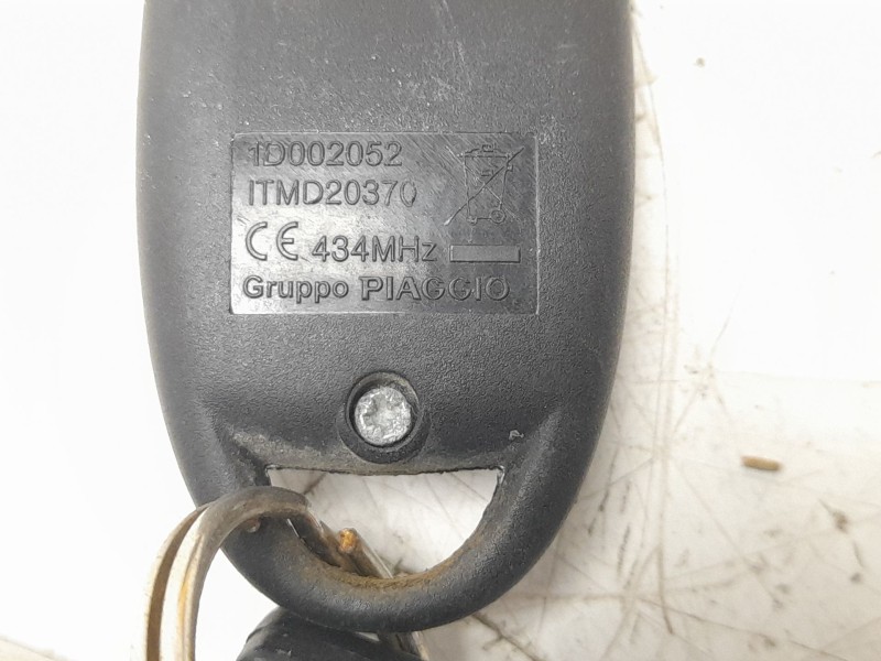 Recambio de conmutador de arranque para piaggio (vespa) vespa primavera 125 i-get referencia OEM IAM 1B009662R  