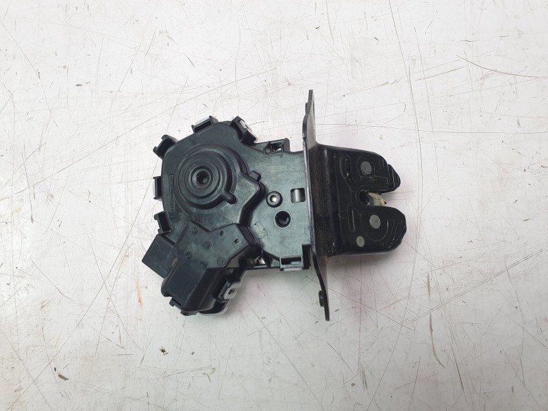 Recambio de cerradura maletero / porton para mazda cx-3 100 aniversario referencia OEM IAM DM0P62310  