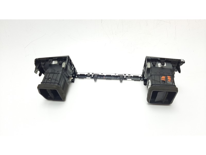 Recambio de rejilla aireadora para kia rio (yb) drive referencia OEM IAM 84740H8300SA1  