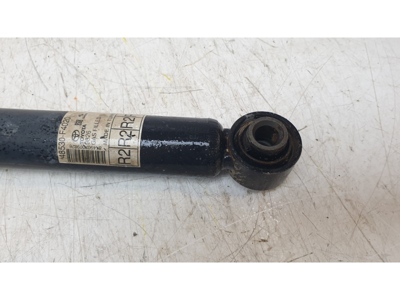 Recambio de amortiguador trasero izquierdo para toyota c-hr hybrid active referencia OEM IAM 48530F4020  