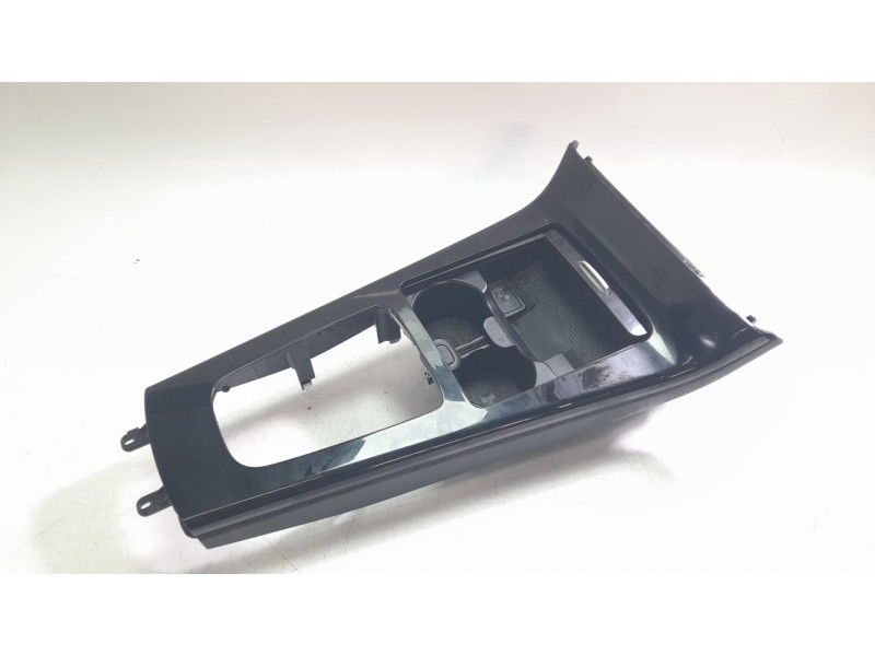 Recambio de consola central para mercedes-benz clase cla (bm 118) shooting brake cla 200 d (118.612) referencia OEM IAM A1776806