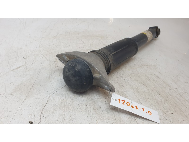 Recambio de amortiguador trasero derecho para toyota c-hr hybrid active referencia OEM IAM 48530F9020  