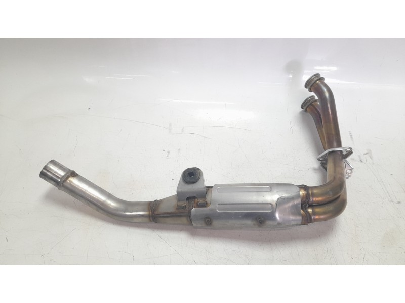 Recambio de colector escape para honda cb 750 hornet referencia OEM IAM 18150MLBD00  
