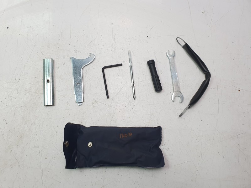 Recambio de herramientas para honda cbr (601cc - ) cbr 650 r (rh01) referencia OEM IAM HERRAMIENTAS  