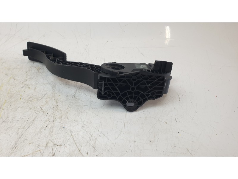 Recambio de potenciometro pedal para mercedes-benz clase a (w176) 1.8 cdi cat referencia OEM IAM 2463001404  