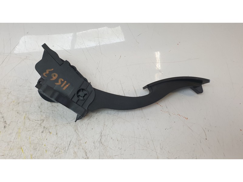 Recambio de potenciometro pedal para mercedes-benz clase a (w176) 1.8 cdi cat referencia OEM IAM 2463001404  