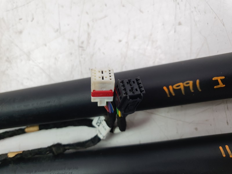 Recambio de amortiguadores maletero / porton para jeep avenger altitude referencia OEM IAM 52233109  