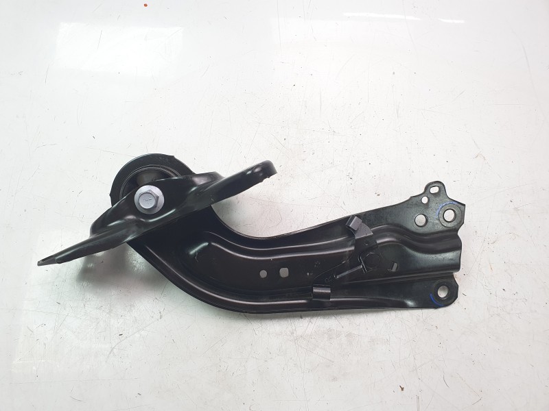 Recambio de brazo suspension inferior trasero derecho para toyota c-hr hybrid active referencia OEM IAM 241218  