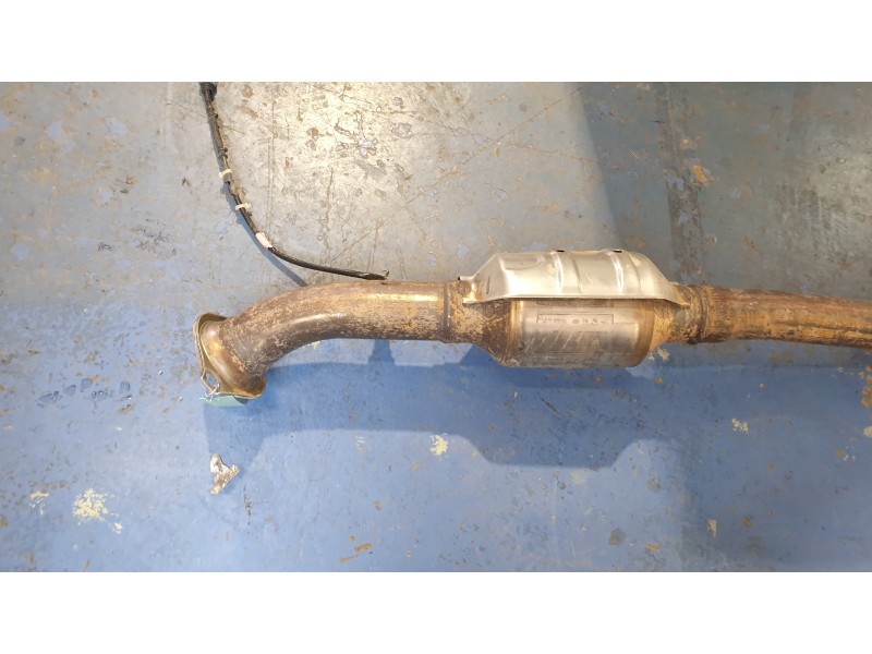 Recambio de catalizador para toyota c-hr hybrid active referencia OEM IAM 174100TA90  
