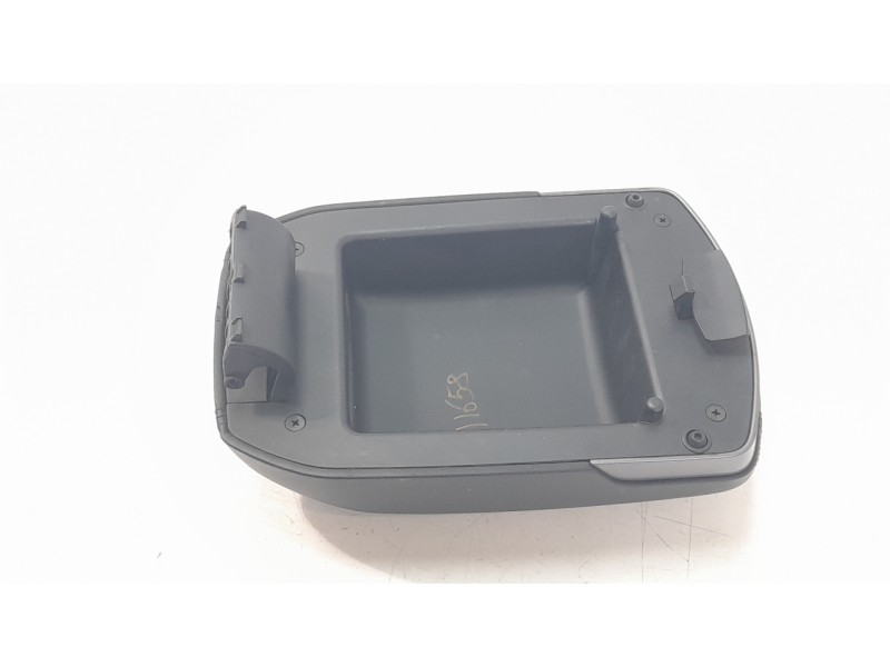 Recambio de apoyabrazos central para hyundai ix35 1.7 crdi cat referencia OEM IAM 846602S200RMS  