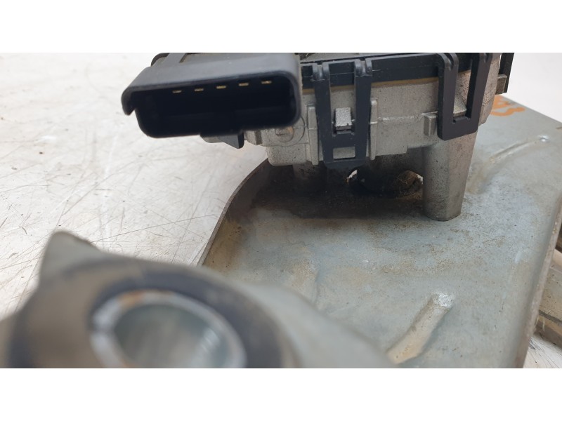 Recambio de motor limpia delantero para dacia duster ambiance 4x2 referencia OEM IAM 8200619512  