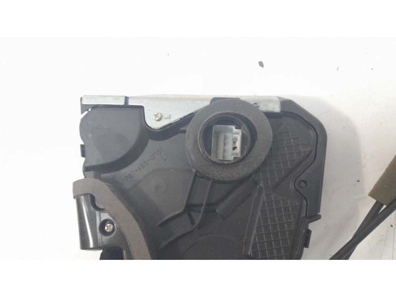 Recambio de cerradura puerta delantera izquierda para lexus ux (za10) 250h referencia OEM IAM 6904076040  