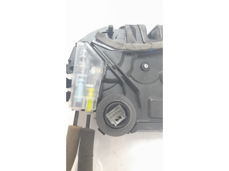 Recambio de cerradura puerta trasera izquierda para lexus ux (za10) 250h referencia OEM IAM 6906076020  
