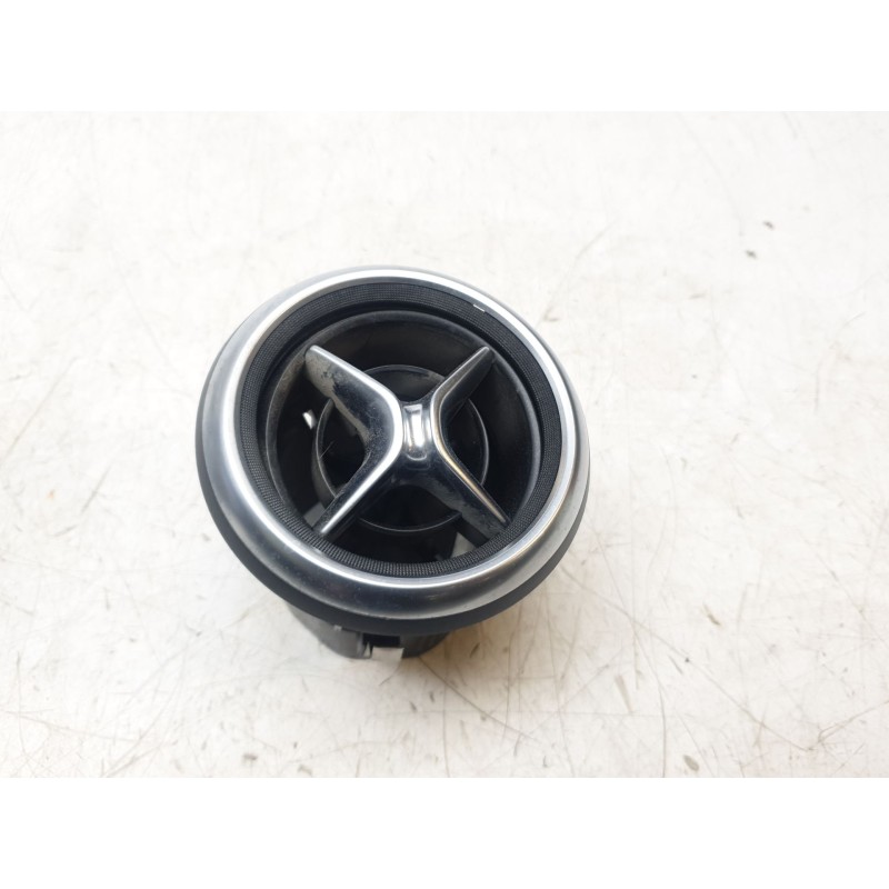 Recambio de rejilla aireadora para mercedes-benz clase a (w176) 1.8 cdi cat referencia OEM IAM A1768300354  