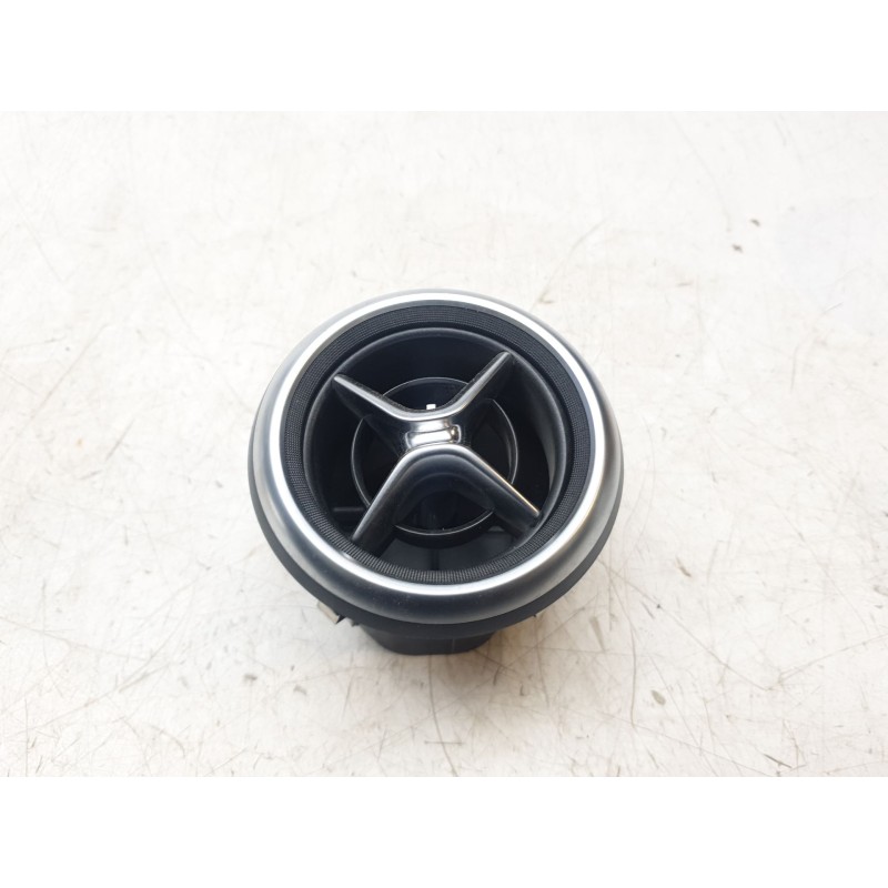 Recambio de rejilla aireadora para mercedes-benz clase a (w176) 1.8 cdi cat referencia OEM IAM A1768300354  