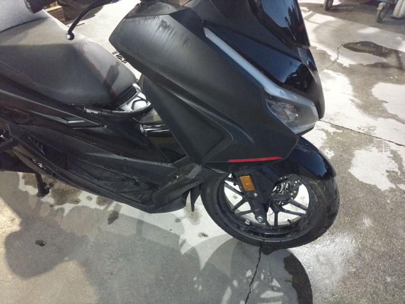 Recambio de carenado delantero derecho para honda forza forza 350 referencia OEM IAM   